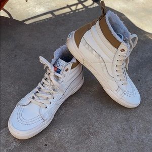 Vans Aimee Fuller Hitop Lined Snow Sneakers 8 White/Tan/Orange Snow/Ice